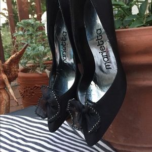 Vintage Satin Heel w bow edged in rhinestone